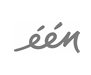 één